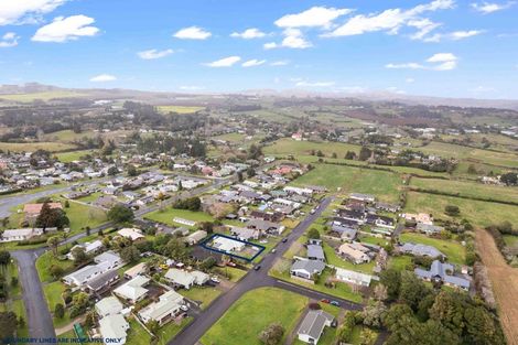 Photo of property in 1 Coolen Place, Tuakau, 2121