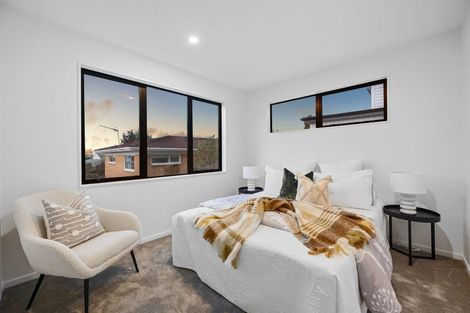 Photo of property in 33 Garadice Road, Rothesay Bay, Auckland, 0630