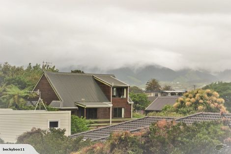 Photo of property in 2 Park Road, Paraparaumu Beach, Paraparaumu, 5032