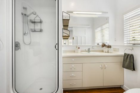 Photo of property in 2/40a Norwood Road, Bayswater, Auckland, 0622