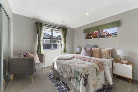 Photo of property in 3 Mooring Close, Whitby, Porirua, 5024