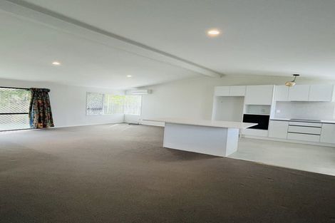 Photo of property in 2/13 Trinidad Road, Sunnynook, Auckland, 0620