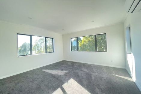 Photo of property in 421a Bucklands Beach Road, Bucklands Beach, Auckland, 2012