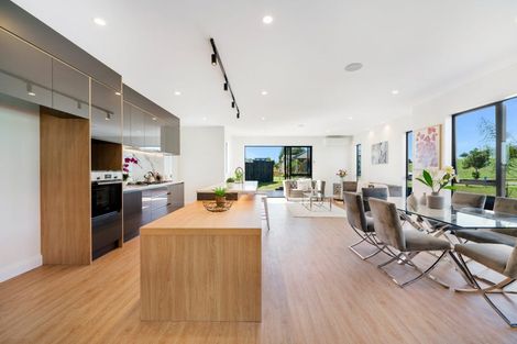 Photo of property in 14 Emerald Avenue, Rosehill, 2113
