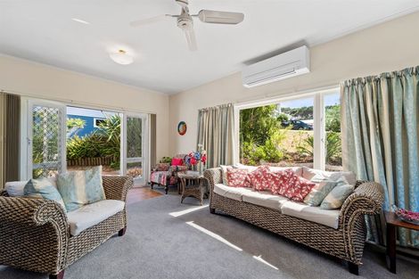 Photo of property in 27 Camelot Place, Glenfield, Auckland, 0629