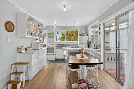 Photo of property in 11 Kendale Drive, Leigh, 0985