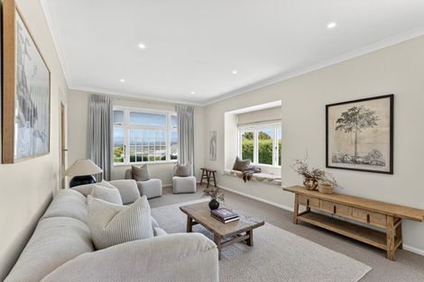 Photo of property in 9 Cobden Crescent, Bluff Hill, Napier, 4110