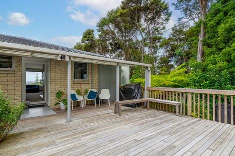 Photo of property in 52 Staincross Street, Green Bay, Auckland, 0604