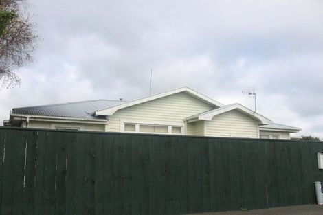 Photo of property in 42 Chelwood Street, Takaro, Palmerston North, 4412