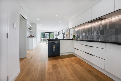 Photo of property in 23a Caribbean Drive, Unsworth Heights, Auckland, 0632