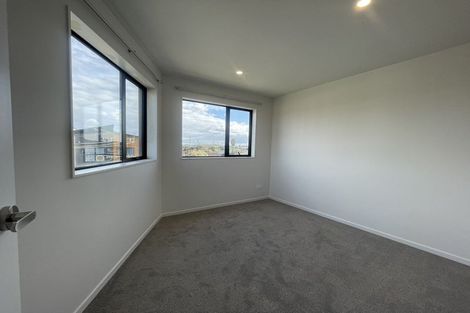 Photo of property in 2/39 Dale Crescent, Pakuranga, Auckland, 2010