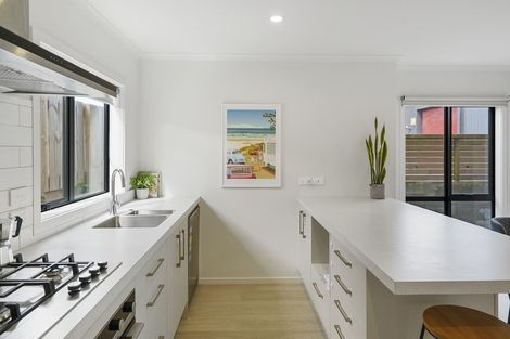 Photo of property in 9u1 Surrey Street, Tawa, Wellington, 5028
