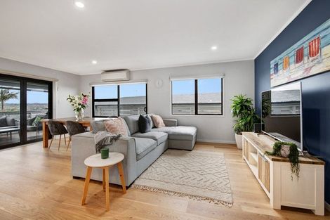 Photo of property in 23a Rosario Crescent, Red Beach, 0932