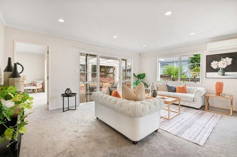 Photo of property in 28 Tyburn Lane, Unsworth Heights, Auckland, 0632