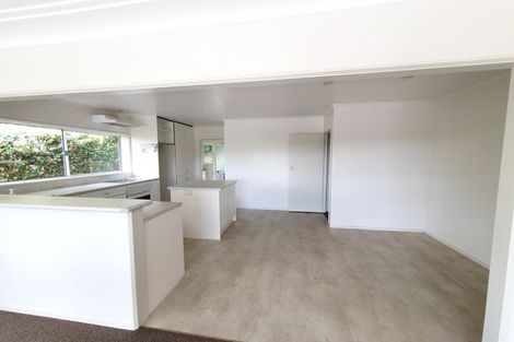 Photo of property in 19 Shanaway Rise, Hillcrest, Auckland, 0627
