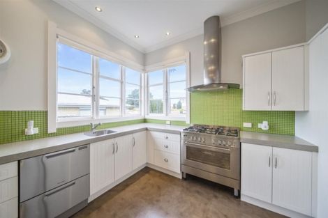 Photo of property in 30 Puriri Street, Hawera, 4610