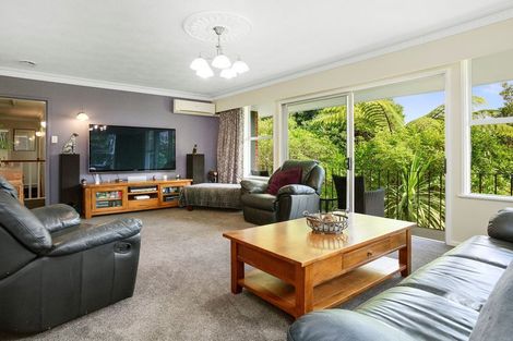 Photo of property in 23 Vista Crescent, Maoribank, Upper Hutt, 5018