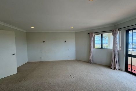 Photo of property in 1 Capistrano Mews, Goodwood Heights, Auckland, 2105