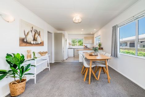 Photo of property in 24 Kapanui Road, Waikanae, 5036