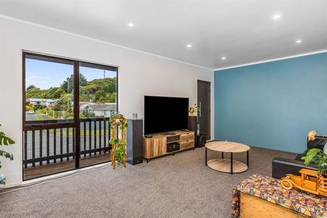 Photo of property in 63 Omapere Street, Whitby, Porirua, 5024