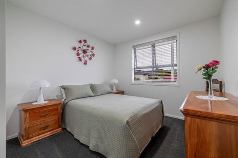Photo of property in 1 Long Melford Road, Awapuni, Palmerston North, 4412