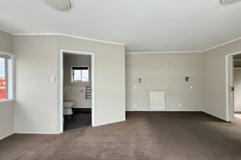 Photo of property in 607 Beach Road, Rothesay Bay, Auckland, 0630