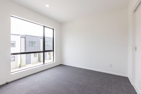 Photo of property in 5/77 Glenmore Road, Sunnyhills, Auckland, 2010