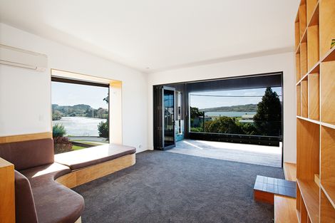 Photo of property in 30 Nihinihi Avenue, Raglan, 3225