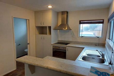 Photo of property in 12/138 Queens Drive, Lyall Bay, Wellington, 6022