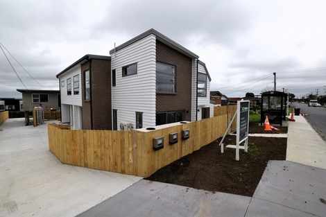 Photo of property in 62 Royal Road, Massey, Auckland, 0614