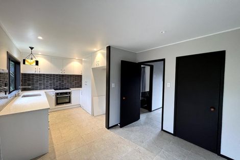 Photo of property in 16 Baltimore Place, Forrest Hill, Auckland, 0620
