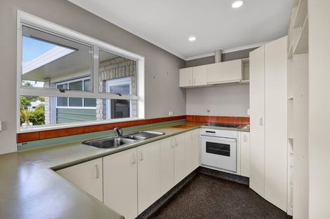 Photo of property in 9a Miro Street, Merrilands, New Plymouth, 4312