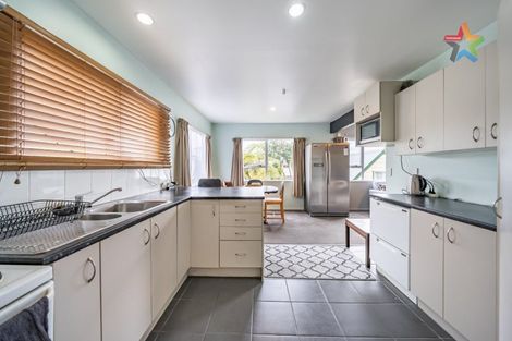 Photo of property in 21 Kerkwall Drive, Naenae, Lower Hutt, 5011