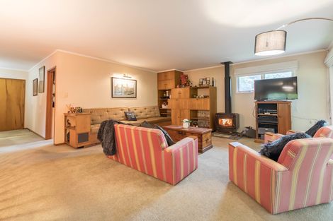 Photo of property in 201 Godley Road, Titirangi, Auckland, 0604