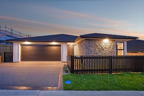 Photo of property in 26 Te Hoiere Street, Aotea, Porirua, 5024