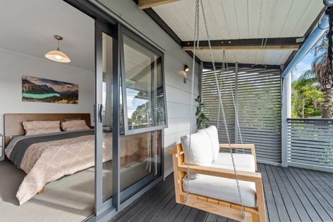 Photo of property in 5b Kauri Road, Stanmore Bay, Whangaparaoa, 0932