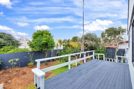 Photo of property in 12 Cameron Place, Ranui, Auckland, 0612