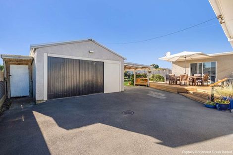 Photo of property in 22 Egmont Street, Castlecliff, Whanganui, 4501