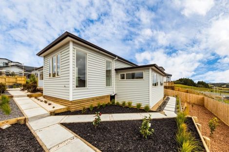 Photo of property in 11 Franheim Crescent, Orewa, 0931