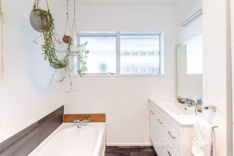 Photo of property in 39 The Drive, Paraparaumu Beach, Paraparaumu, 5032