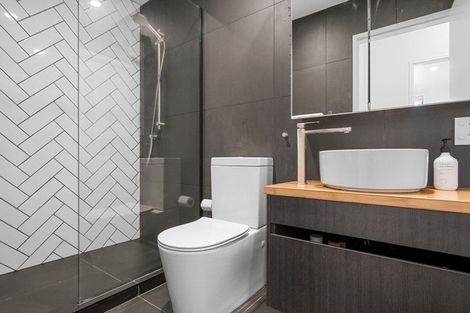 Photo of property in 1/165 Hobsonville Point Road, Hobsonville, Auckland, 0616