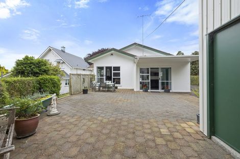 Photo of property in 14 Peace Avenue, Moturoa, New Plymouth, 4310