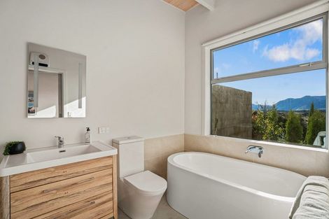 Photo of property in 18 Hidden Hills Drive, Wanaka, 9305