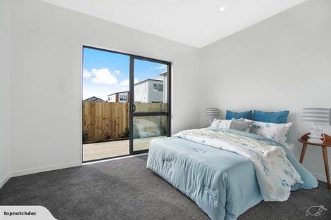 Photo of property in 18 Observation Green, Hobsonville, Auckland, 0616