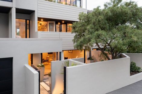 Photo of property in Highwic, 32u3 Hobson Street, Thorndon, Wellington, 6011