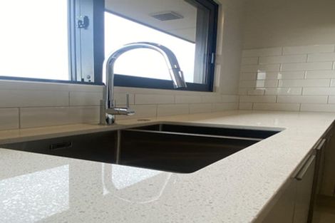 Photo of property in 15 Te Piriti Road, One Tree Point, 0118