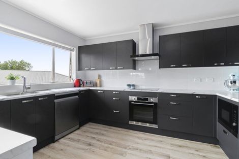 Photo of property in 2/32 Prospect Terrace, Pukekohe, 2120