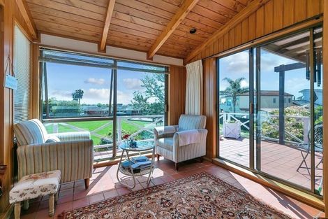 Photo of property in 2/13 Nimrod Place, Half Moon Bay, Auckland, 2012