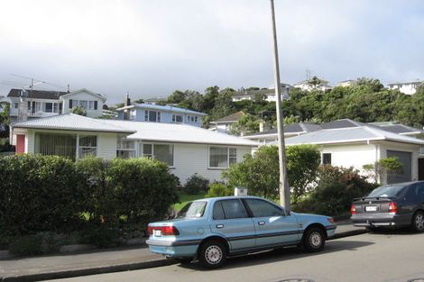 Photo of property in 90 Kenmore Street, Newlands, Wellington, 6037