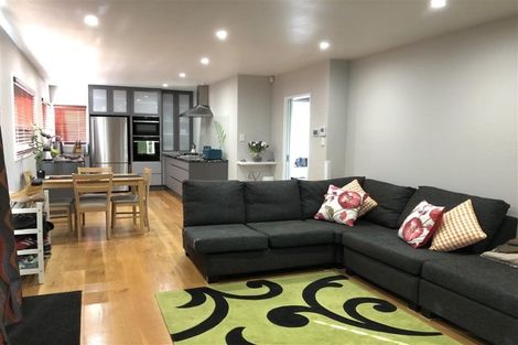 Photo of property in 2/2 Lynngate Place, Hillcrest, Auckland, 0627
